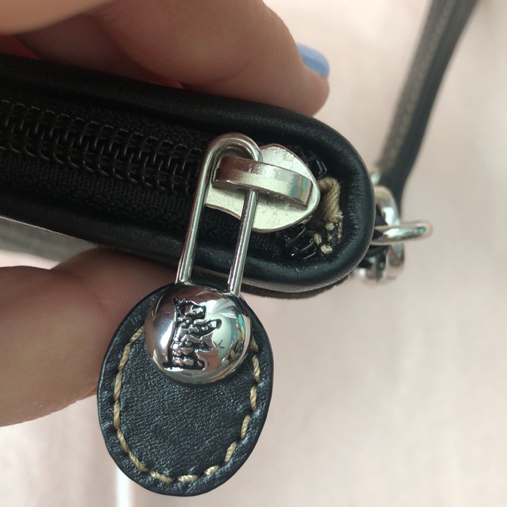 Juicy Couture wristlet - Picture 4 of 9